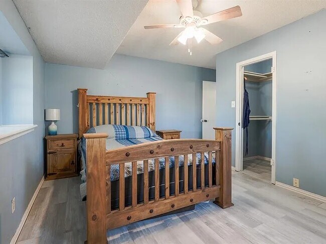 Foto del edificio - 2001 N McKinley Ave