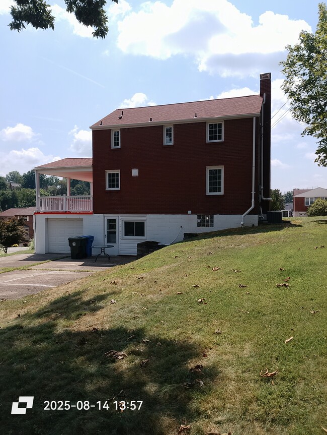 Building Photo - 5115 Daube Dr