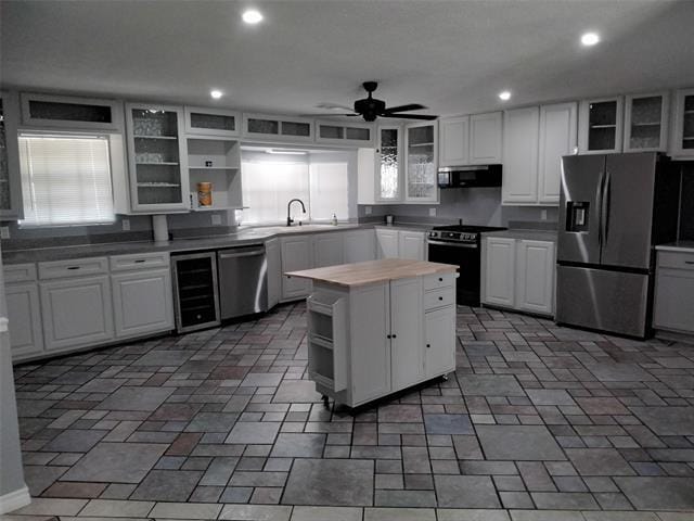 Building Photo - 2317 Meadow Dale