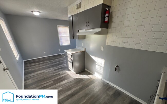 Foto del edificio - 389 W Mitchell Rd