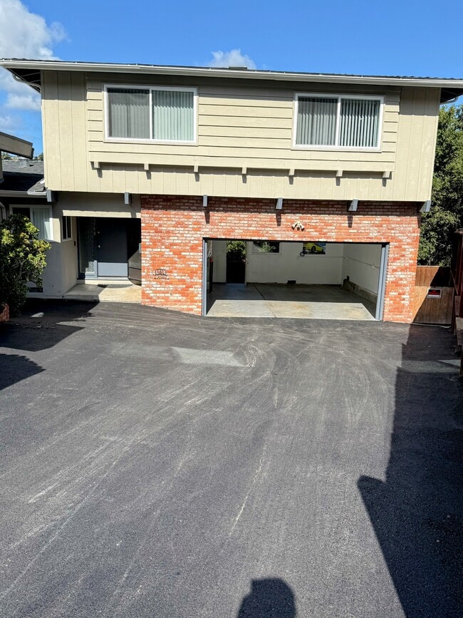 Building Photo - 376 Caprino Way