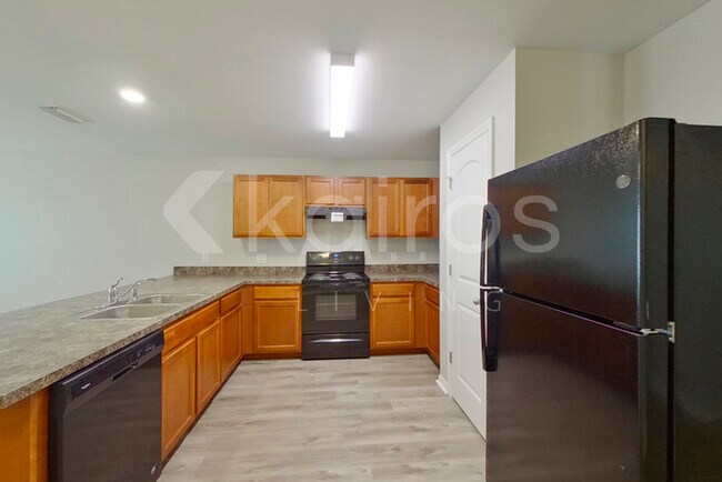 Building Photo - 315 NE 25th Terrace