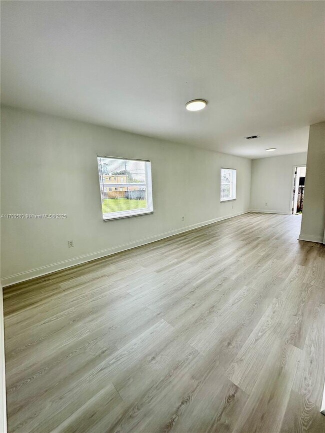 Building Photo - 434 NW 85th Street Rd
