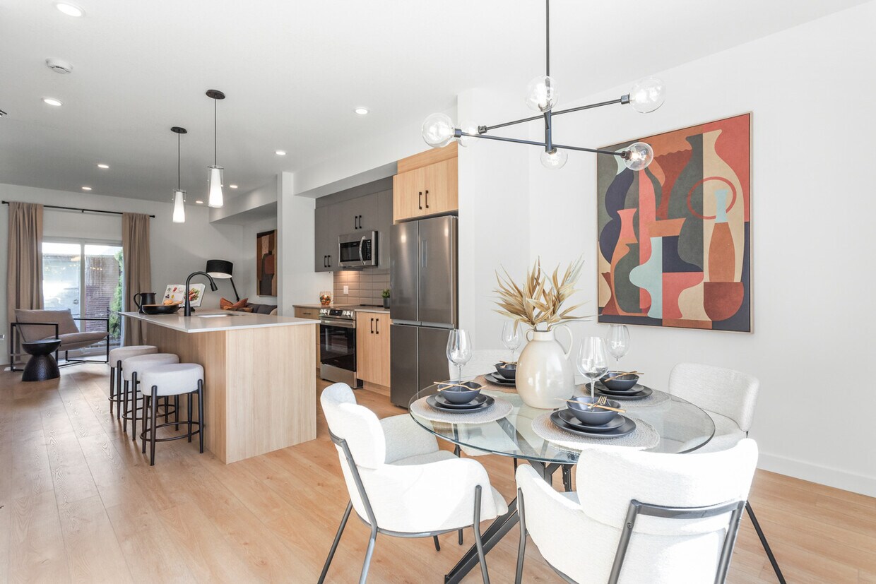 Photo principale - 15226-15298 98 Ave NW