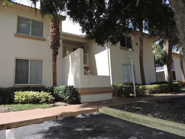 Building Photo - 12104 Glenmoor Dr