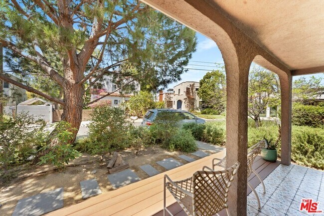 Foto del edificio - 1338 Montecito Cir