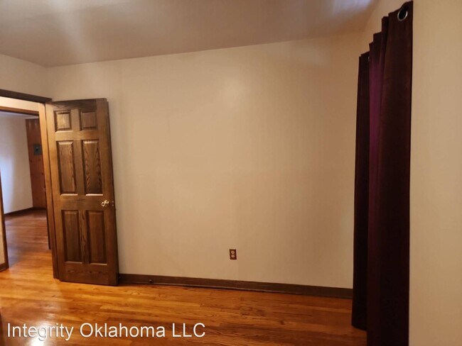 Building Photo - 3 br, 1 bath House - 910 Borum Place