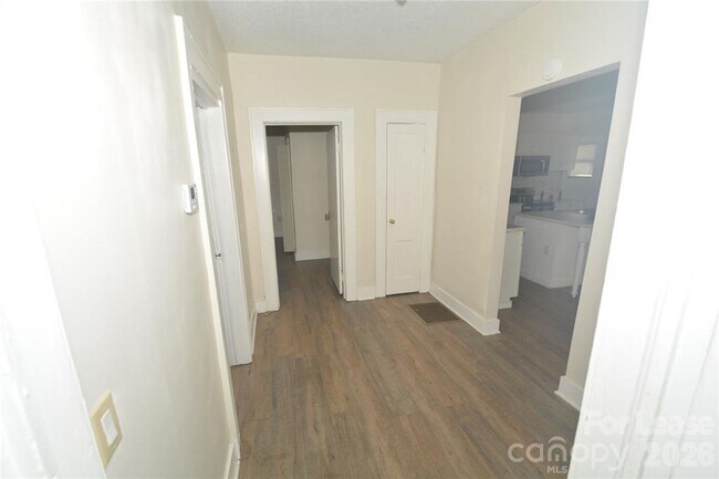 Foto del edificio - 4101 Gossett Ave