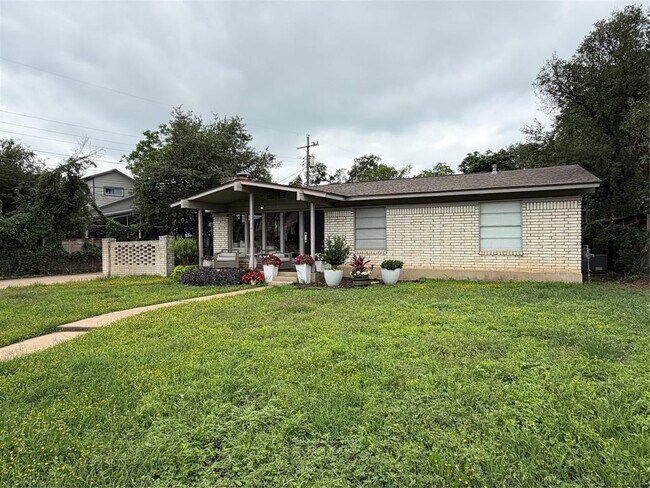Foto del edificio - 4006 Bull Creek Rd
