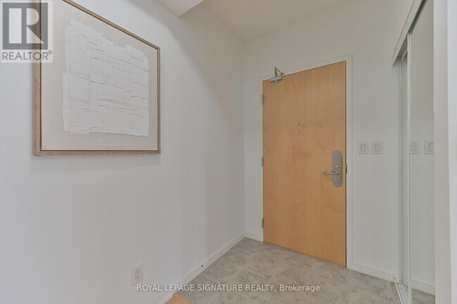 Photo du bâtiment - 55 Bremner Blvd