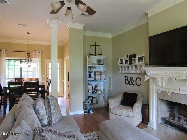 Building Photo - 407 Hemlock Dr