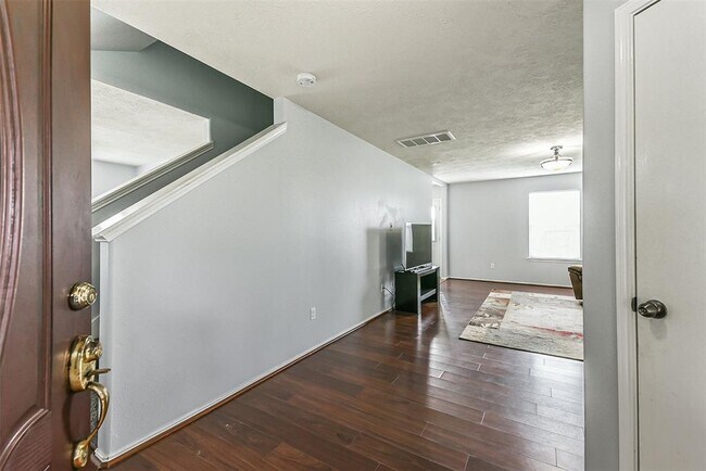 Foto del edificio - 12826 Kiev Hills Ln