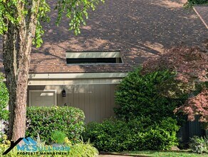 Building Photo - 4101 Five Oaks Dr