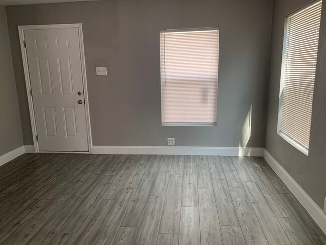 Building Photo - 4411 Cardinal Dr