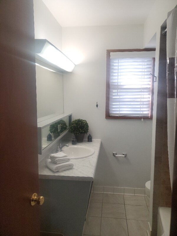 Foto del edificio - 1215 E Elm St