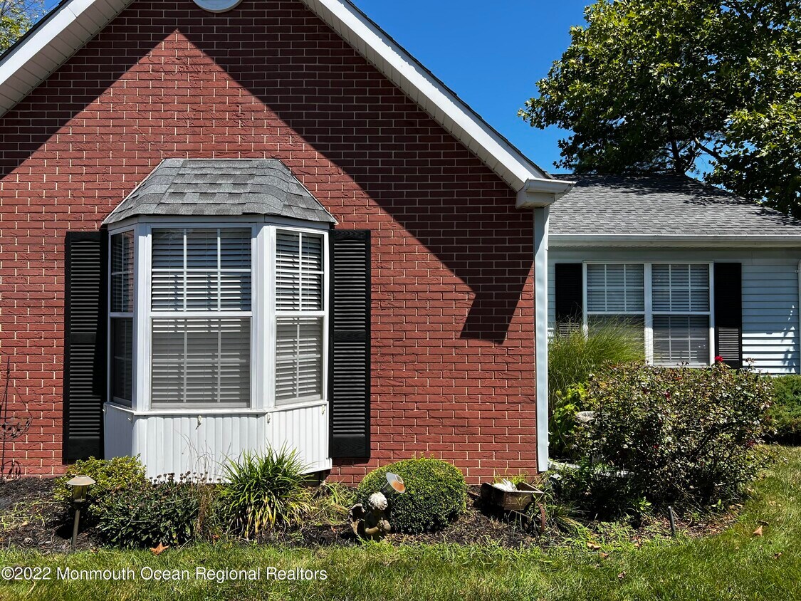 31 Farnworth Close, Freehold, NJ 07728 House Rental in Freehold, NJ