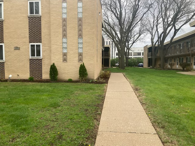 Primary Photo - 1017 Peterson Ave