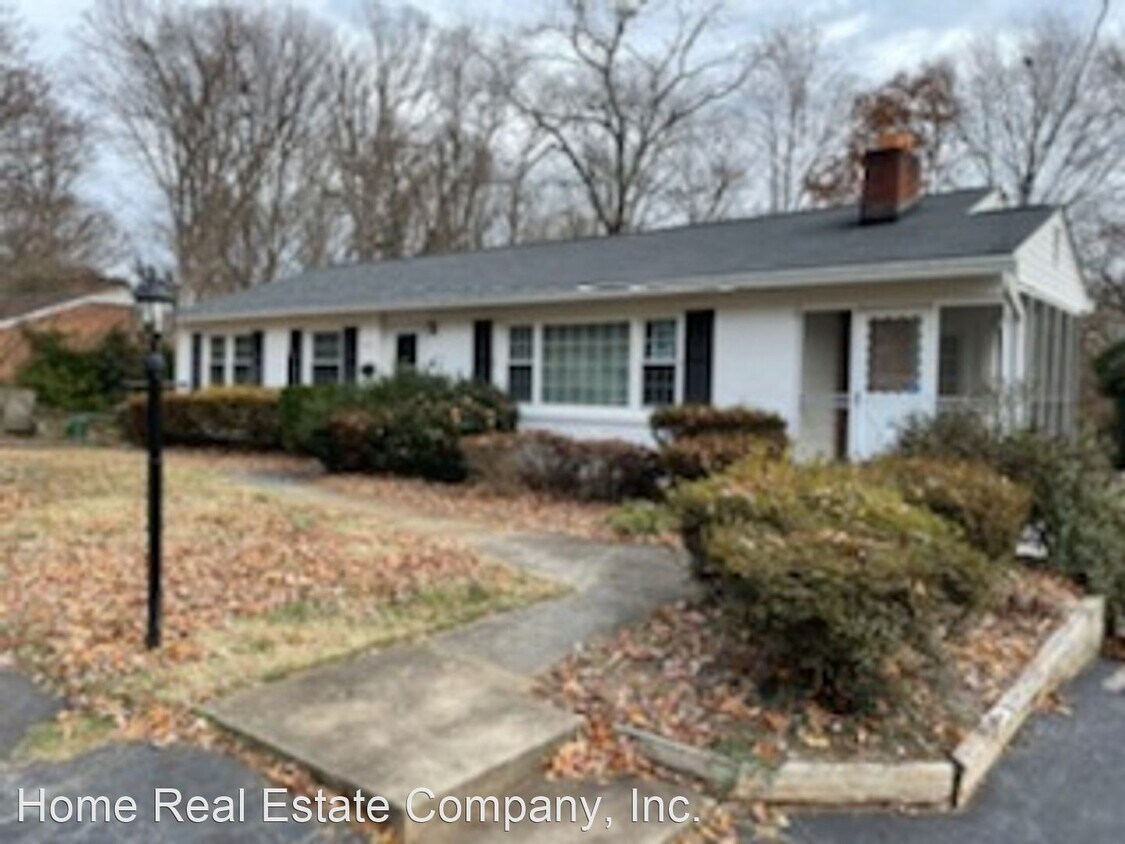 Primary Photo - 3 br, 2 bath House - 1021 N. Peace Haven Road