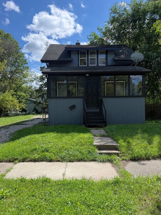 Building Photo - 1027 Alvord Ave