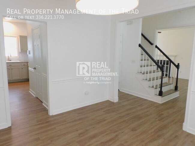 Foto del edificio - 3407 Park Hill Dr