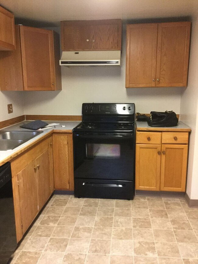 Building Photo - Unique 2 Bedroom Home in Bremerton with Lo...