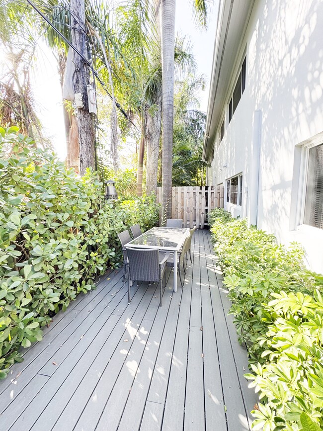 Foto del edificio - 234 Oleander Ave