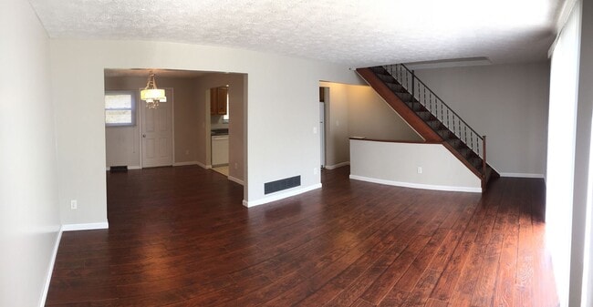 Foto del edificio - 2 Bedroom Shaler Townhouse with Garage