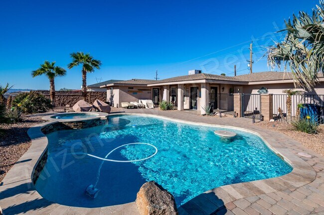 Building Photo - FURNISHED POOL HOME