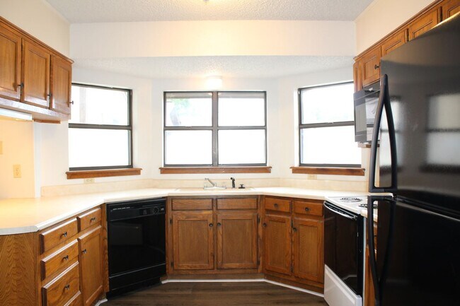 Building Photo - 163 Ben Hogan Dr