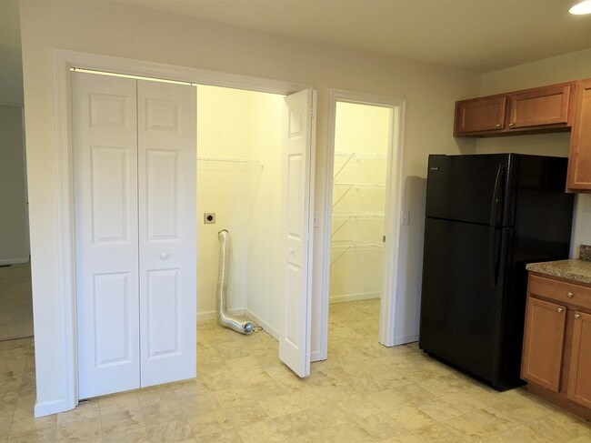 Building Photo - 346 Alexandria Ct