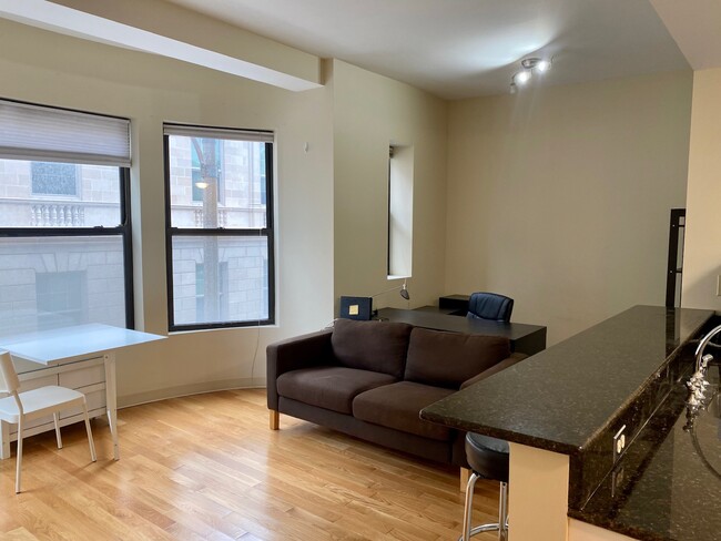 Building Photo - 636 Beacon St