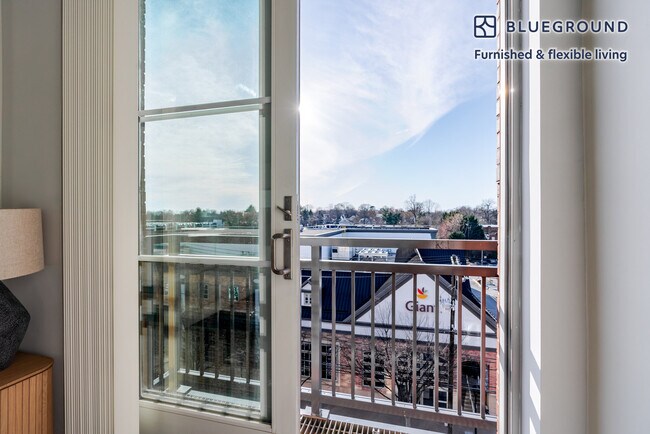 Foto del edificio - 7131 Arlington Rd