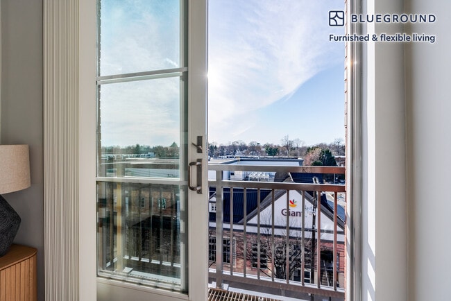 Building Photo - 7131 Arlington Rd