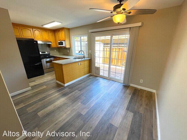 2 br, 1.5 bath House - 460 Don Correlli Ct - 4