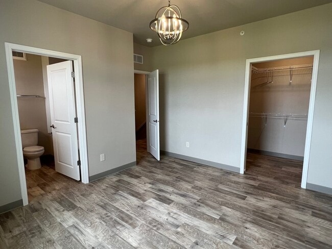 Las fotos son solo como referencia del acabado; consulte el plano para obtener detalles de distribución específicos. - Harbor Pointe