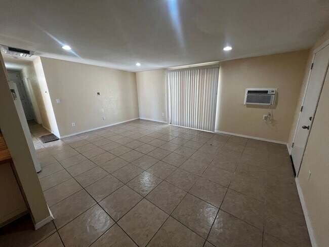 Foto del edificio - Updated 3-Bed Home Near Base & Joshua Tree...