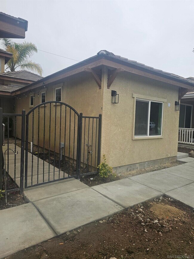 Building Photo - 516 Peach Way