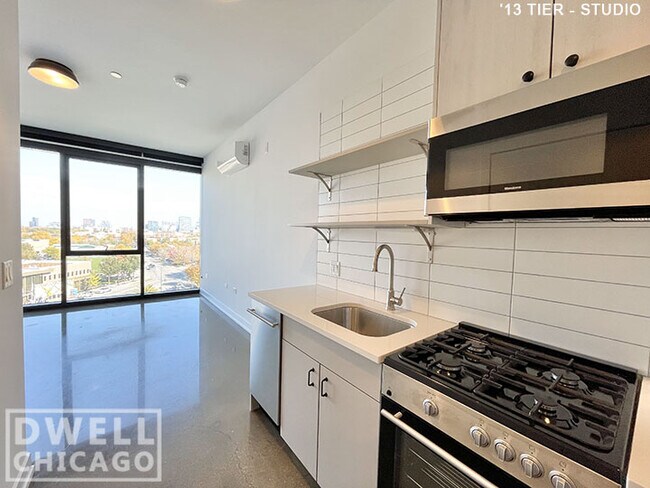 Foto del edificio - 1270 S Blue Island Ave