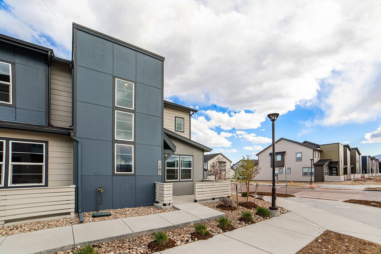 1707 Spring Water Pt, Colorado Springs, CO 80908 Townhome Rentals in