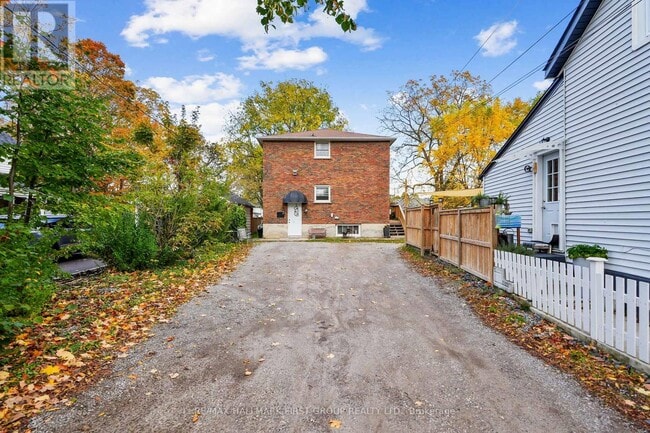 Building Photo - 176 Sydenham St