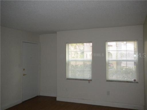 Foto del edificio - 726 Edgewater Dr