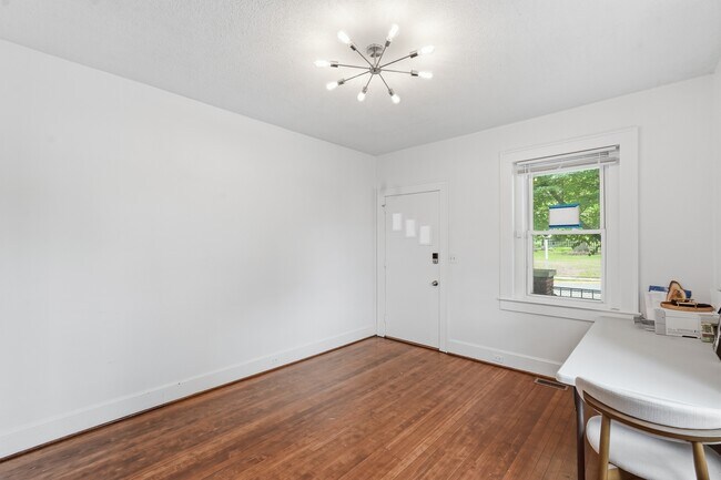 Foto del edificio - 4800 Berwyn Rd