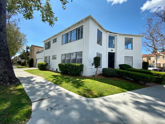 Building Photo - 2900 Stocker Plz