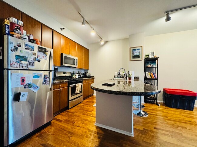 Foto del edificio - 330 N Jefferson St