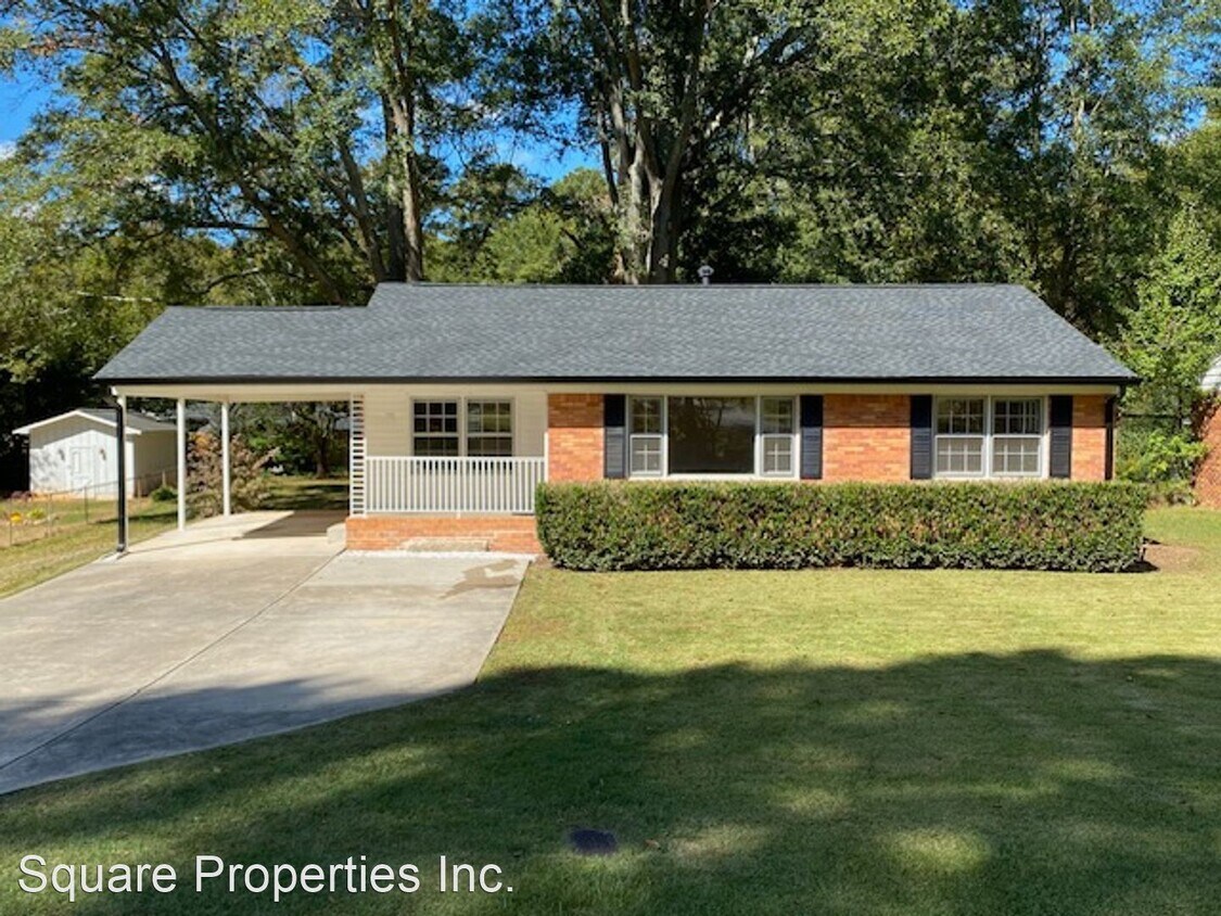 Primary Photo - 3 br, 1 bath House - 2203 Clearwater Dr. SE