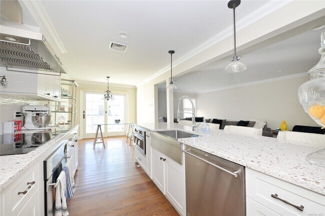 Foto del edificio - 92 Summit Way