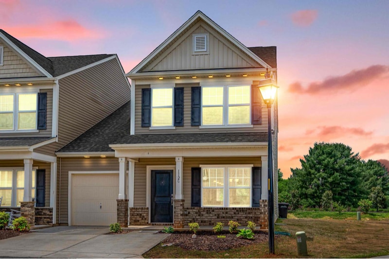 Foto principal - 112 Davenport Dr