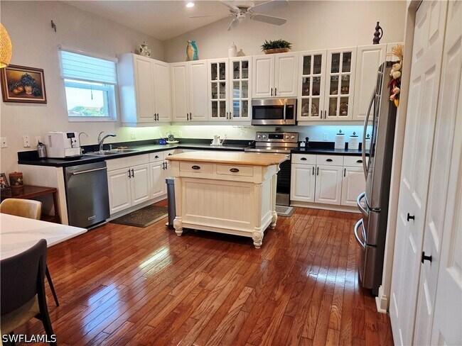 Building Photo - 6775 Huntington Lakes Cir