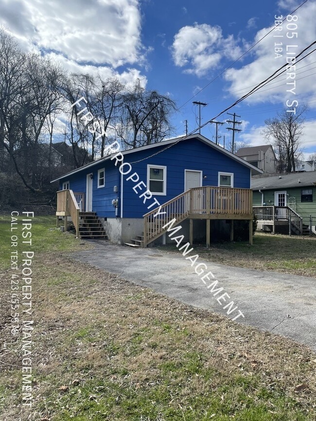 Building Photo - 805 Liberty St