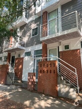 Building Photo - 2076 Euclid Ave